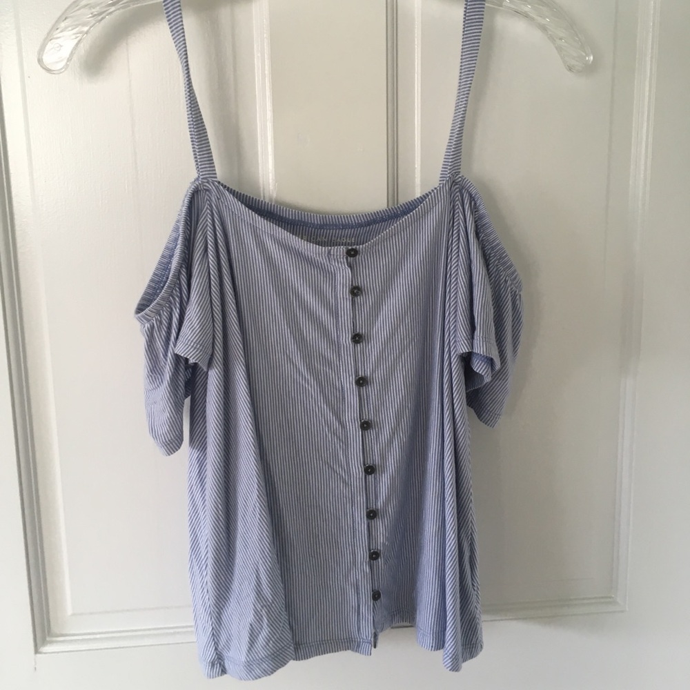 American Eagle off the shoulder blouse!